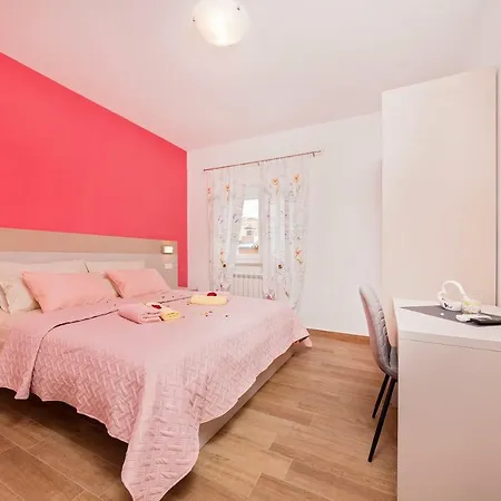 Villa Petra, *