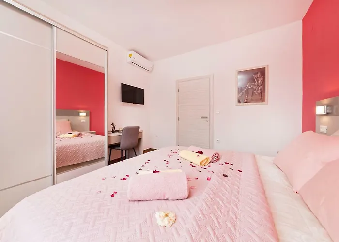 וילה Petra, Kaštelir