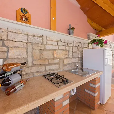Villa Petra, *