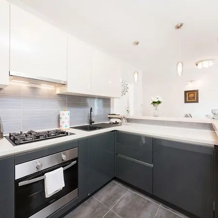 וילה Petra, Kaštelir