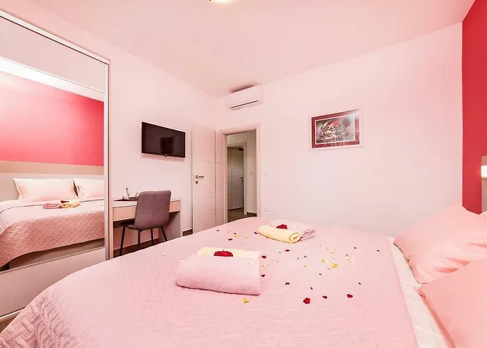 Villa Petra, Kaštelir